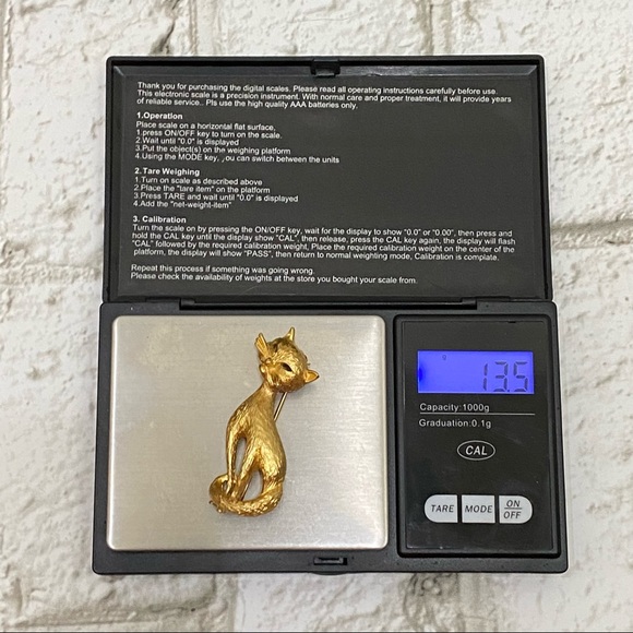 Vintage MONET Brushed Gold Tone Kitty Cat Brooch - Picture 4 of 10